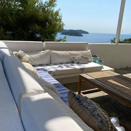 Bounatsa With Access To Semi-private Beach *
