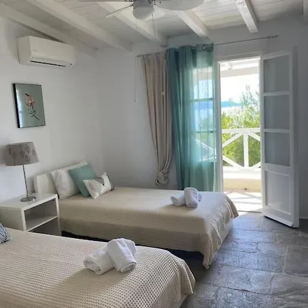 Bounatsa With Access To Semi-private Beach Holiday home *