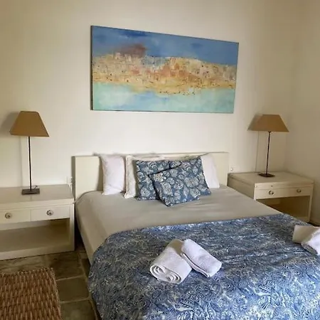 بيت للعطل Bounatsa With Access To Semi-private Beach